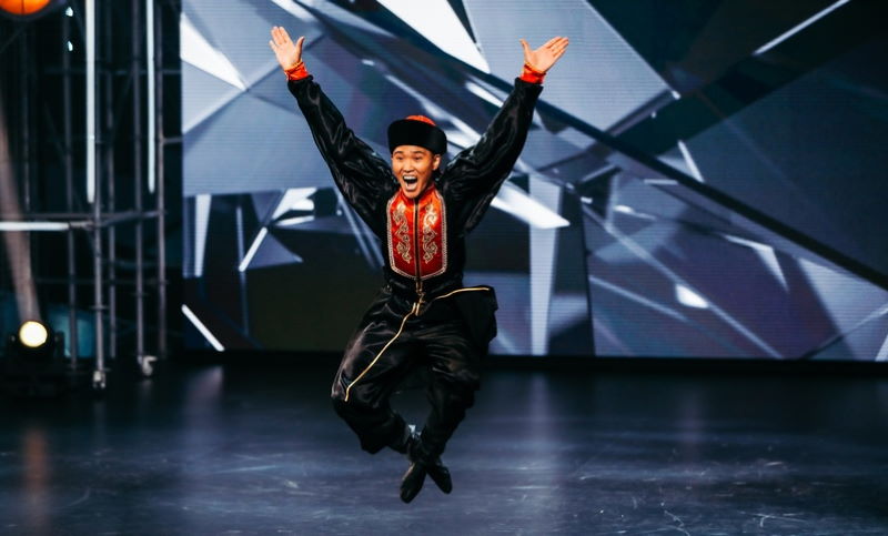 Танцор из Улан-Удэ прошел в «Танцы на ТНТ» с «летящим орлом»