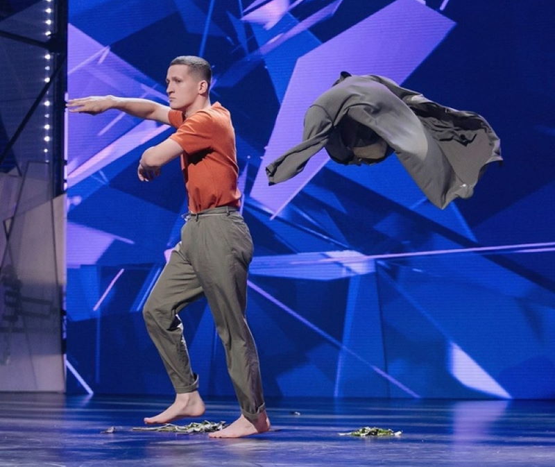 Кемеровский танцор получил травму, участвуя в шоу «Танцы»
